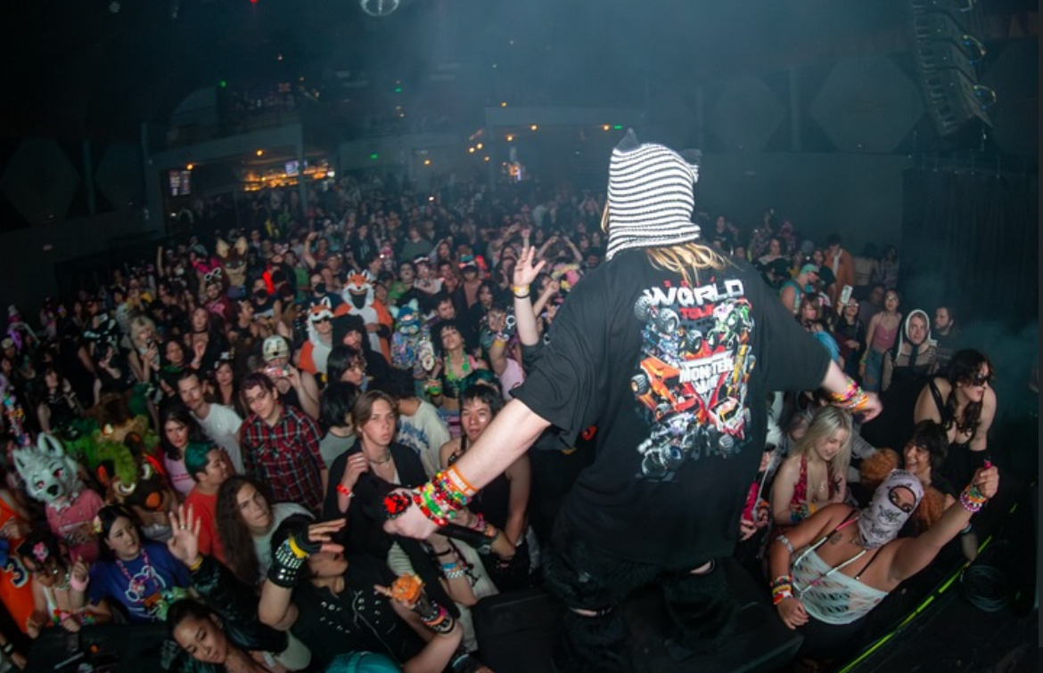 Ian Starr crowd